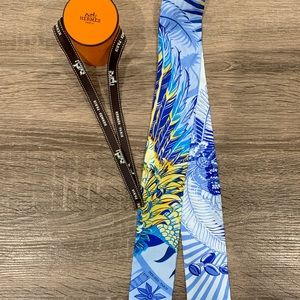 Hermès Twilly Scarf